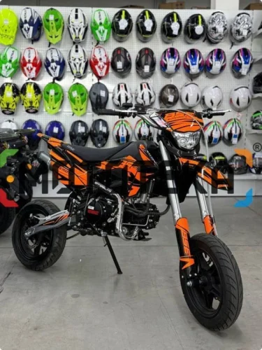 BSE PH 150 AK47 Red Supermoto передний ракурс