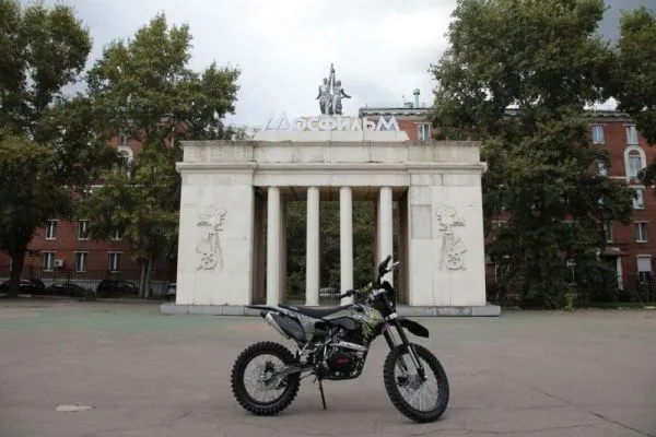 Мотоцикл кроссовый / эндуро BSE (БСЕ) Z1 150e 19/16 Zebra Yellow 2.0 (ЧЕРНЫЙ ПЛАСТИК, защита рук, USB зарядка) | Мототека