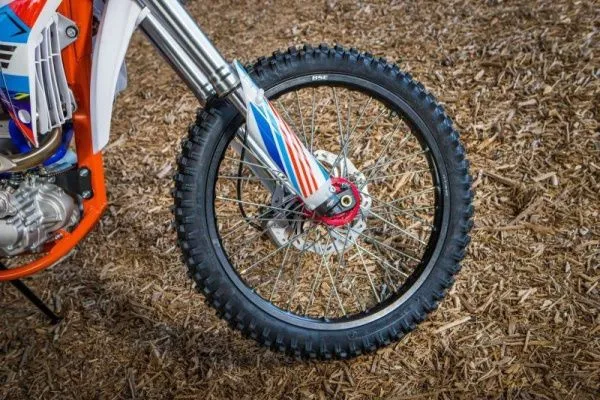 Мотоцикл кроссовый / эндуро BSE (БСЕ) Z7 300e 21/18 1 | Мототека