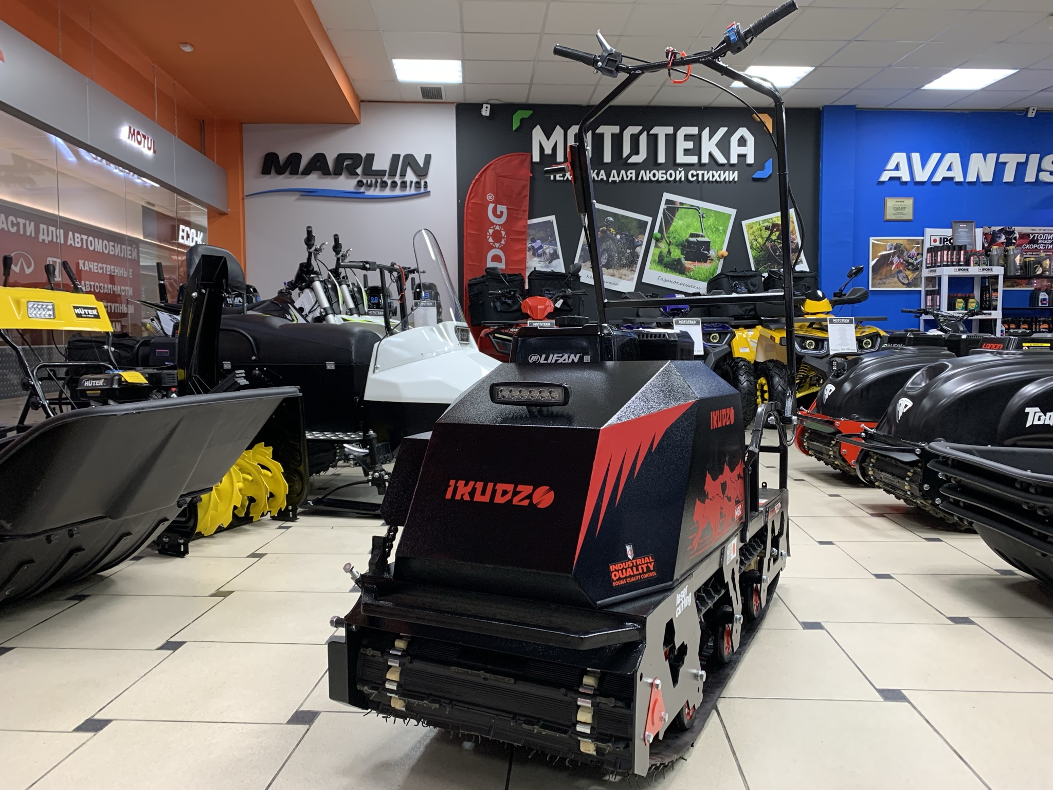 Мотобуксировщик IKUDZO (Икудзо) 2.0 1450/500 EKR20/ESR20 (с реверсом) черный/красный Мотобуксировщик IKUDZO (Икудзо) 2.0 1450/500 EKR20/ESR20 (с реверсом) черный/красный