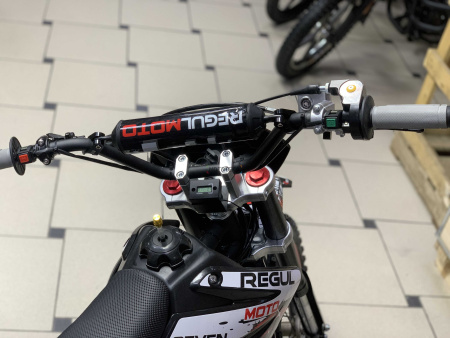 Питбайк Regulmoto (Регулмото) SEVEN MEDALIST 49cc (140) 19/16 чёрный/белый - купить с доставкой, по выгодной цене в интернет-магазине Мототека