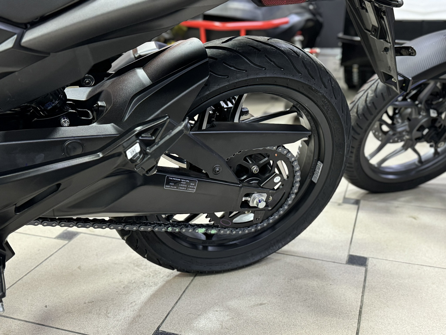 Мотоцикл дорожный BAJAJ (Баджадж) Dominar 400UG Touring чёрный с ПТС