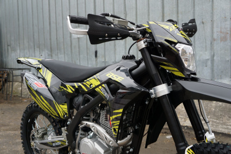 Мотоцикл кроссовый / эндуро BSE (БСЕ) Z5 250e 21/18 Neon Black - купить с доставкой, по выгодной цене в интернет-магазине Мототека
