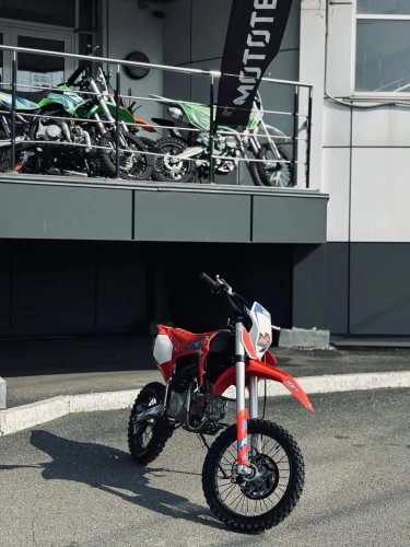 Питбайк Apollo (Аполло) RXF Freeride 150 X - LE 17/14 красный фото 2 Питбайк Apollo (Аполло) RXF Freeride 150 X - LE 17/14 красный фото 2