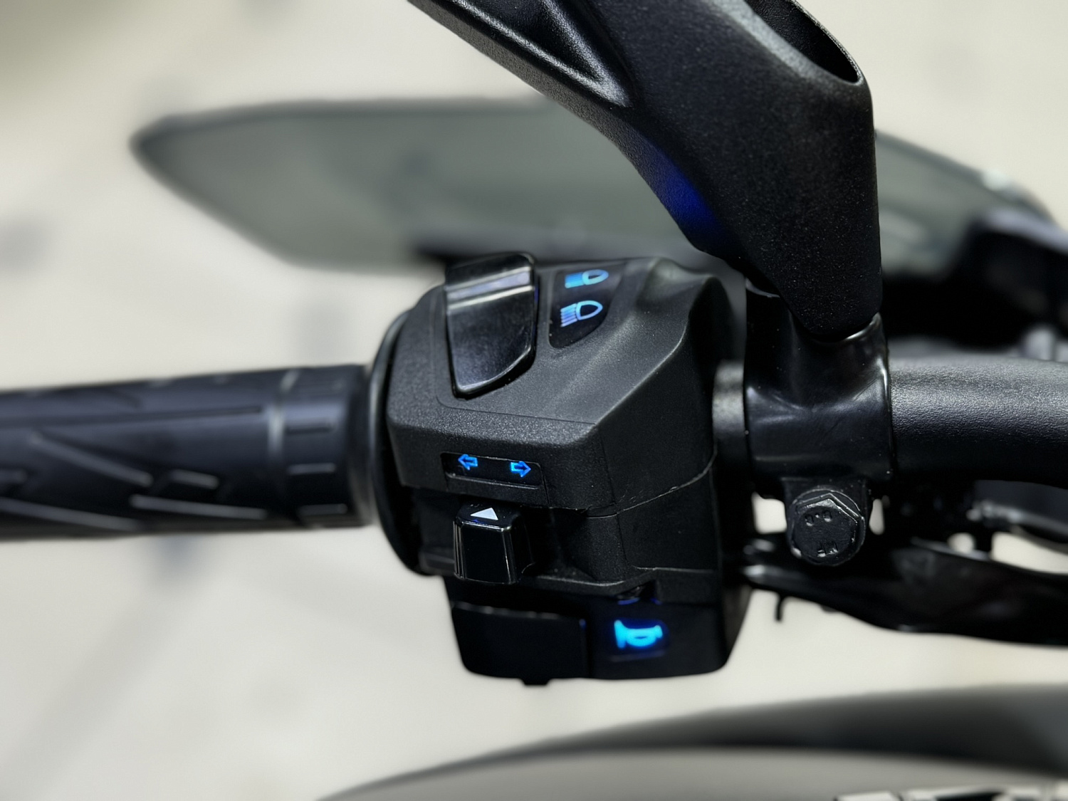 Мотоцикл дорожный BAJAJ (Баджадж) Dominar 400UG Touring чёрный с ПТС
