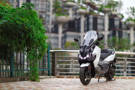 Скутер SYM (Сим) MAXSYM TL 500i белый с ПТС - купить с доставкой, по выгодной цене в интернет-магазине Мототека