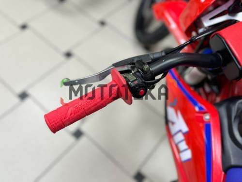 Питбайк Apollo (Аполло) TRACKER 125 LE 14/12 красный/синий фото 6 Питбайк Apollo (Аполло) TRACKER 125 LE 14/12 красный/синий фото 6