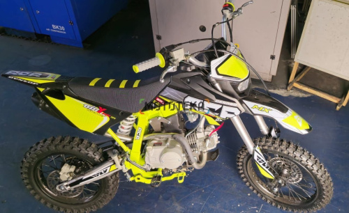 Питбайк Racer (Рейсер) MX125E зелёный Питбайк Racer (Рейсер) MX125E зелёный