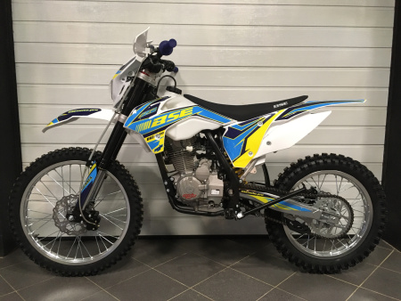 Мотоцикл кроссовый / эндуро BSE (БСЕ) Z2 250e 21/18 Blue-Yellow 1 - купить с доставкой, по выгодной цене в интернет-магазине Мототека