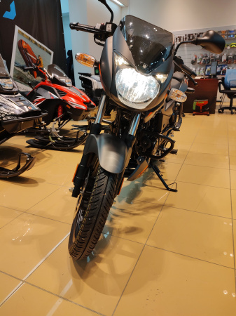Мотоцикл дорожный BAJAJ (Баджадж) Pulsar 180 чёрный/оранжевый с ПТС - купить с доставкой, по выгодной цене в интернет-магазине Мототека