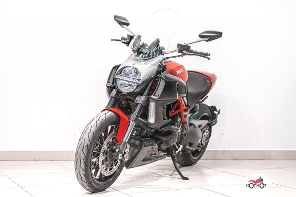 Мотоцикл DUCATI Diavel 2011, Красный пробег 43759 | Мототека