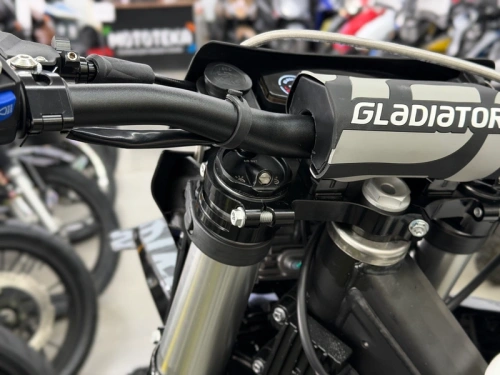 Мотоцикл кроссовый / эндуро GLADIATOR (Гладиатор) K5 CB250 /граффити фото 5 Мотоцикл кроссовый / эндуро GLADIATOR (Гладиатор) K5 CB250 /граффити фото 5