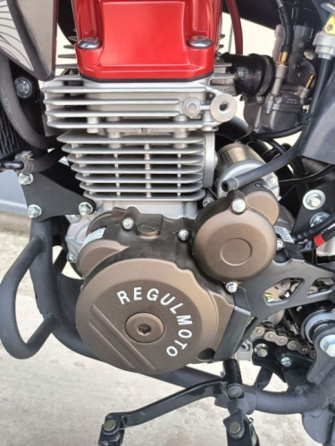 Мотоцикл кроссовый / эндуро Regulmoto (Регулмото) TE 4 valve oil чёрный/красный с ПТС фото 5 Мотоцикл кроссовый / эндуро Regulmoto (Регулмото) TE 4 valve oil чёрный/красный с ПТС фото 5
