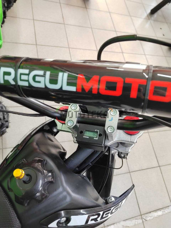 Питбайк Regulmoto (Регулмото) SEVEN MEDALIST 49cc (140) 19/16 чёрный/белый - купить с доставкой, по выгодной цене в интернет-магазине Мототека