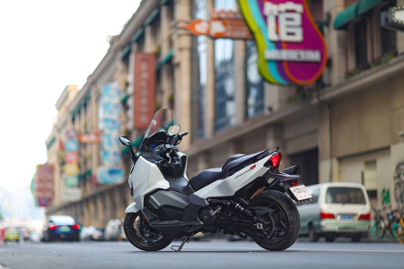 Скутер SYM (Сим) MAXSYM TL 500i белый с ПТС - купить с доставкой, по выгодной цене в интернет-магазине Мототека