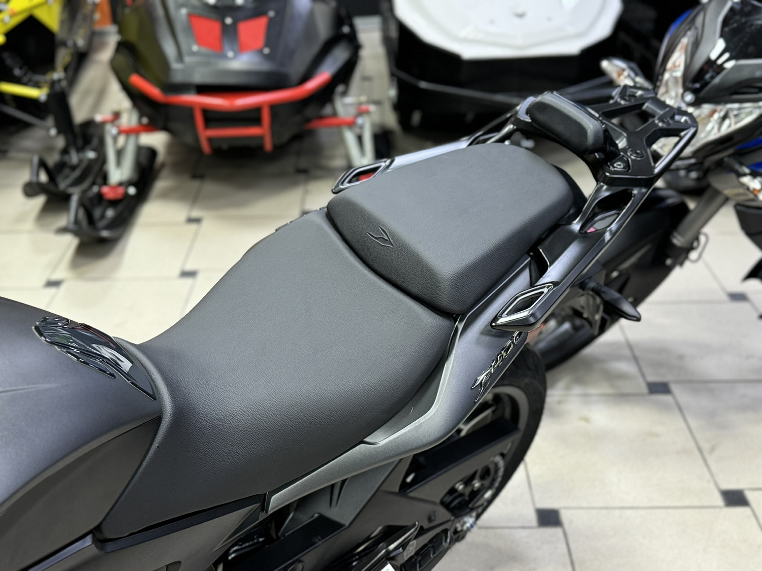 Мотоцикл дорожный BAJAJ (Баджадж) Dominar 400UG Touring чёрный с ПТС
