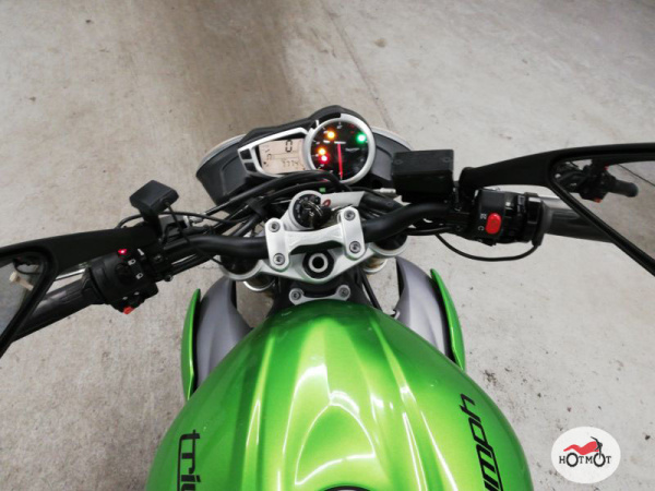 Мотоцикл TRIUMPH Street Triple 2013, Зеленый пробег 7774 | Мототека