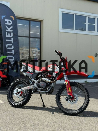 Мотоцикл кроссовый / эндуро FXMOTO (ФХМото) YZ - 250 красный/белый фото 11 Мотоцикл кроссовый / эндуро FXMOTO (ФХМото) YZ - 250 красный/белый фото 11