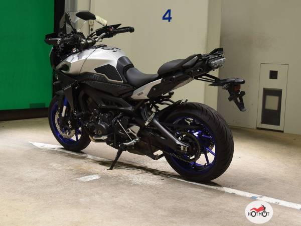 Мотоцикл YAMAHA MT-09 Tracer (FJ-09) 2015, СЕРЕБРИСТЫЙ пробег 17231 | Мототека