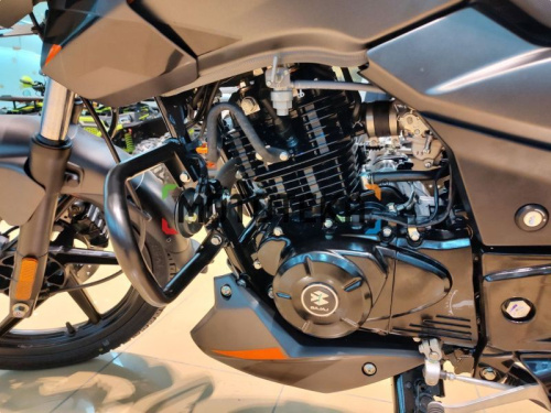 Мотоцикл дорожный BAJAJ (Баджадж) Pulsar 180 чёрный/оранжевый с ПТС фото 22