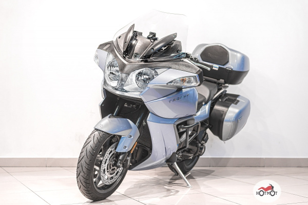 Мотоцикл TRIUMPH Trophy 1200 2013, СЕРЕБРИСТЫЙ пробег 19302 с ПТС | Мототека