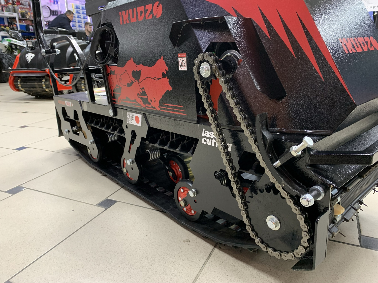 Мотобуксировщик IKUDZO (Икудзо) 2.0 1450/500 EKR20/ESR20 (с реверсом) черный/красный