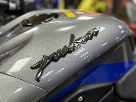 Мотоцикл дорожный BAJAJ (Баджадж) Pulsar NS 200 UG серый с ПТС - купить с доставкой, по выгодной цене в интернет-магазине Мототека