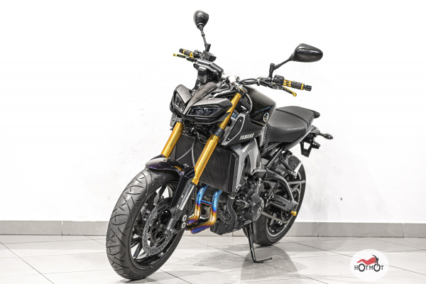 Мотоцикл YAMAHA MT-09 (FZ-09) 2015, ФИОЛЕТОВЫЙ пробег 25812 | Мототека