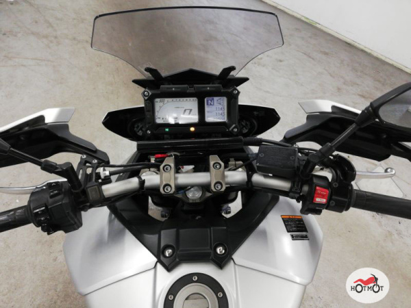Мотоцикл YAMAHA MT-09 Tracer (FJ-09) 2015, СЕРЕБРИСТЫЙ пробег 23504 | Мототека