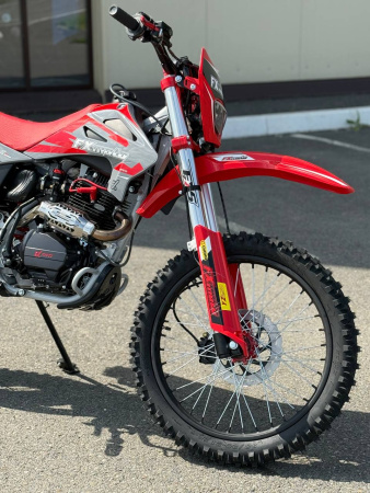 Мотоцикл кроссовый / эндуро FXMOTO (ФХМото) YZ - 250 красный/белый - купить с доставкой, по выгодной цене в интернет-магазине Мототека
